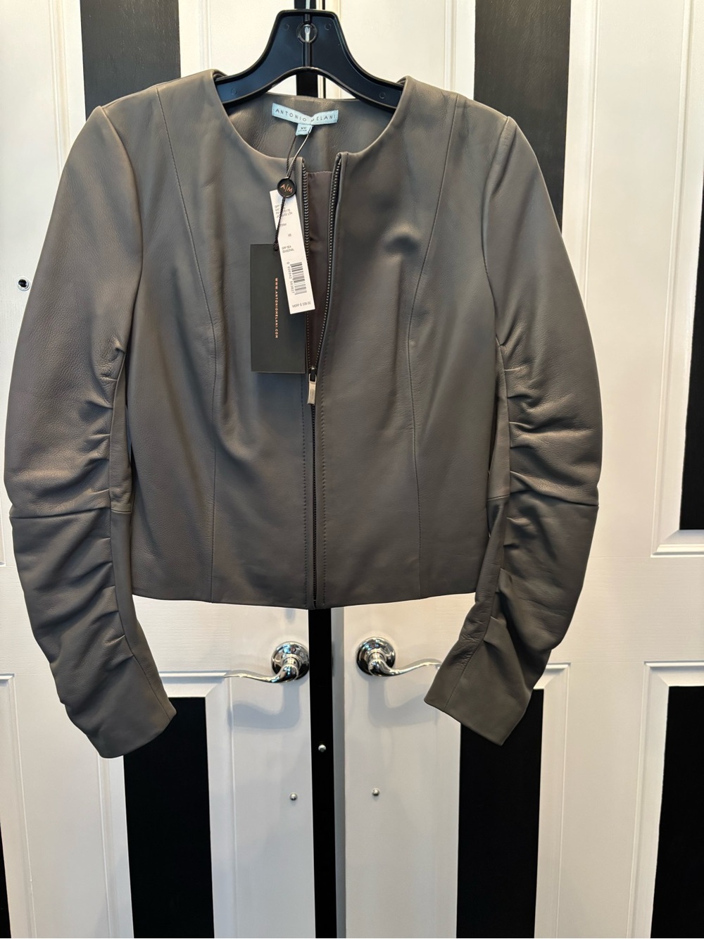 Antonio Melani zip-front jacket. Sleek, fitted with ruched sleeves. XS NWT $150